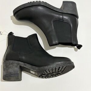 Black Leather Chelsea Lug Ankle Boots with Block Heel